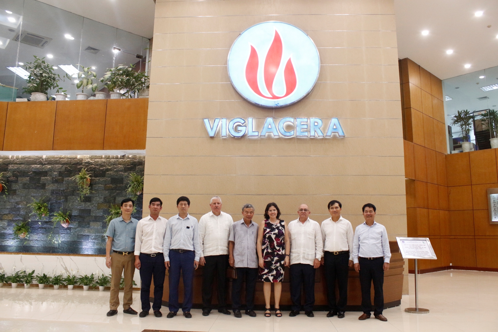 Cuba Minister of Construction visit and work with Viglacera Corporation – JSC